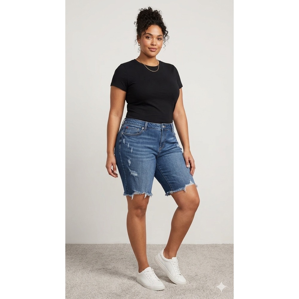Slink Jeans Curvy Bermuda Denim Shorts Medium Wash Distressed Raw Hem Size 18